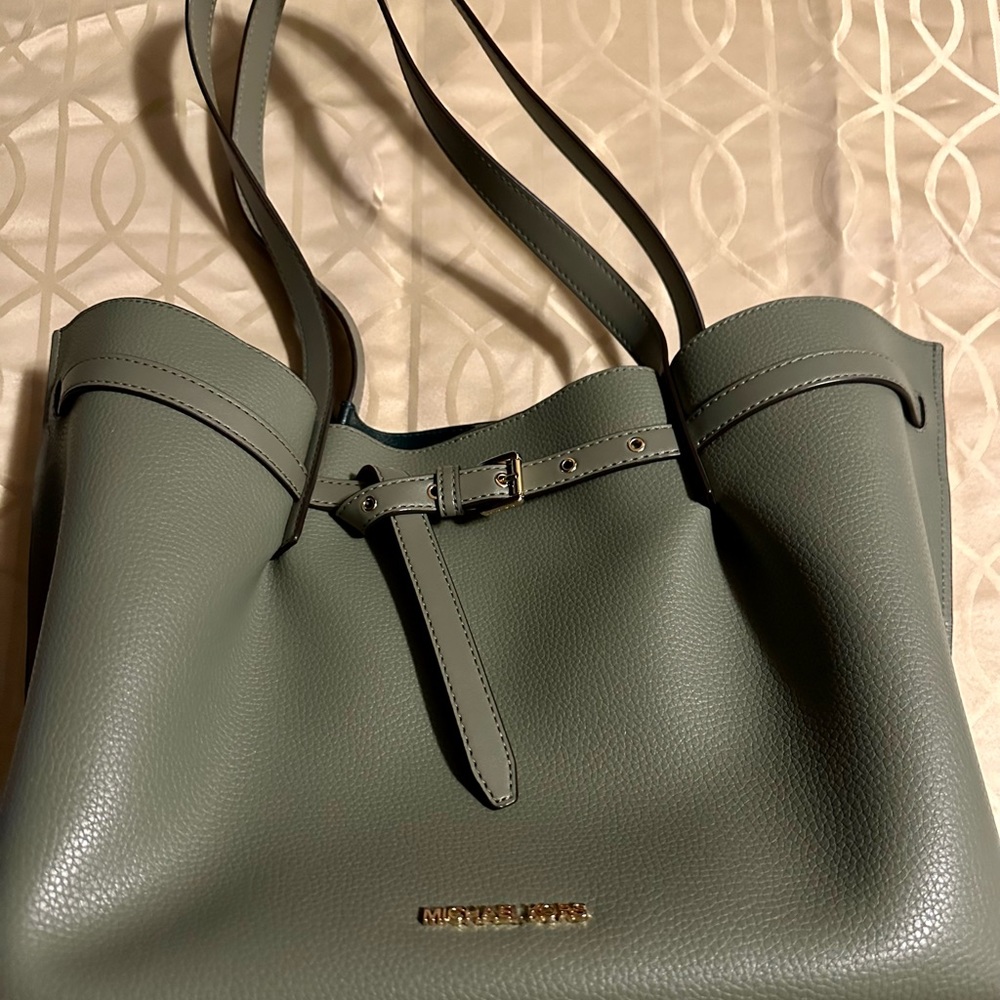 Large MICHAEL KORS shoulder bag